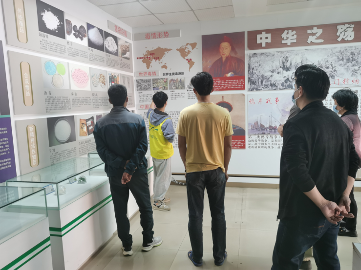 阜沙鎮(zhèn)禁毒信息〔2022〕第131期--【全民禁毒宣傳月】阜沙禁毒辦組織群眾參觀禁毒教育基地（202