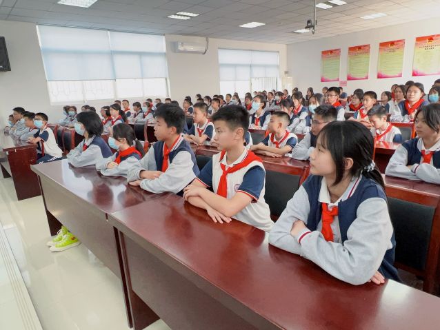 三鄉(xiāng)鎮(zhèn)開展“上好開學(xué)第一課，師生共筑‘防毒墻’”活動圖片1.JPG