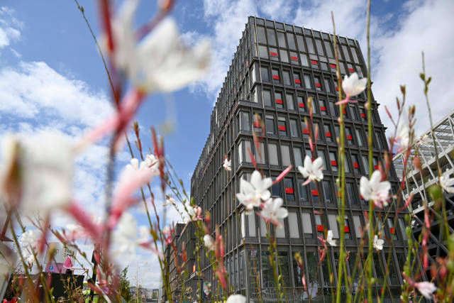 這是7月23日拍攝的巴黎奧運(yùn)村內(nèi)中國體育代表團(tuán)成員居住的公寓。新華社圖